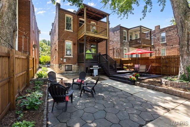 4135 Flad Avenue, St Louis, MO 63110