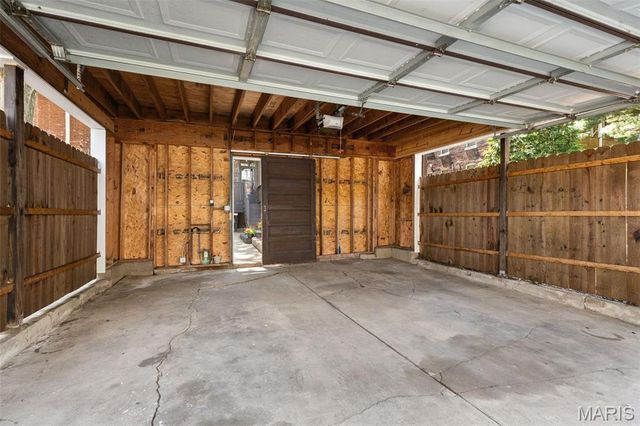 4135 Flad Avenue, St Louis, MO 63110