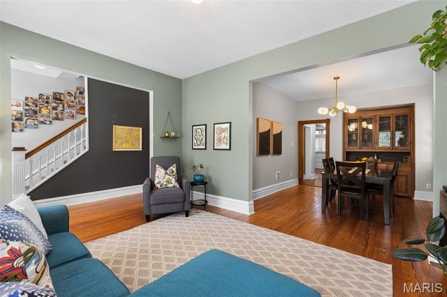 4135 Flad Avenue, St Louis, MO 63110
