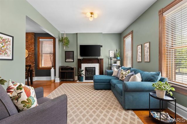 4135 Flad Avenue, St Louis, MO 63110