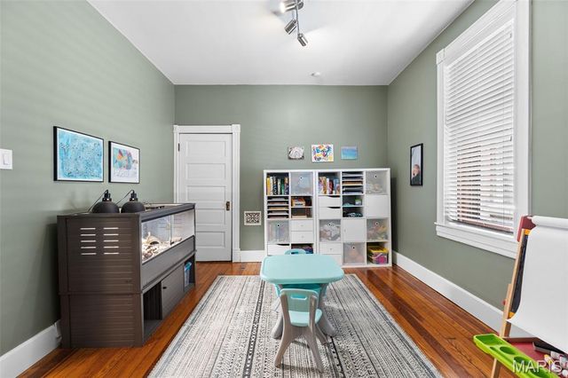4135 Flad Avenue, St Louis, MO 63110