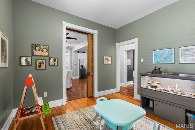 4135 Flad Avenue, St Louis, MO 63110