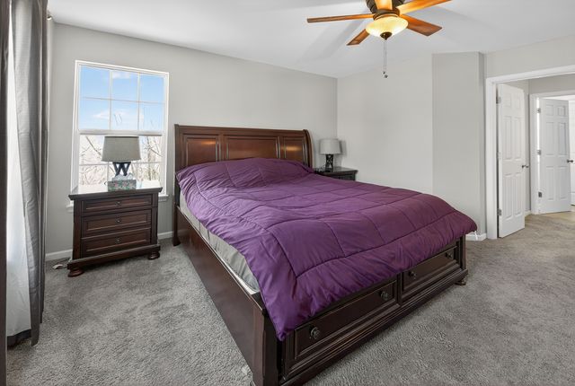 1701 Deer Pointe Drive, South Elgin, IL 60177