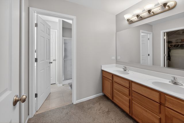 1701 Deer Pointe Drive, South Elgin, IL 60177