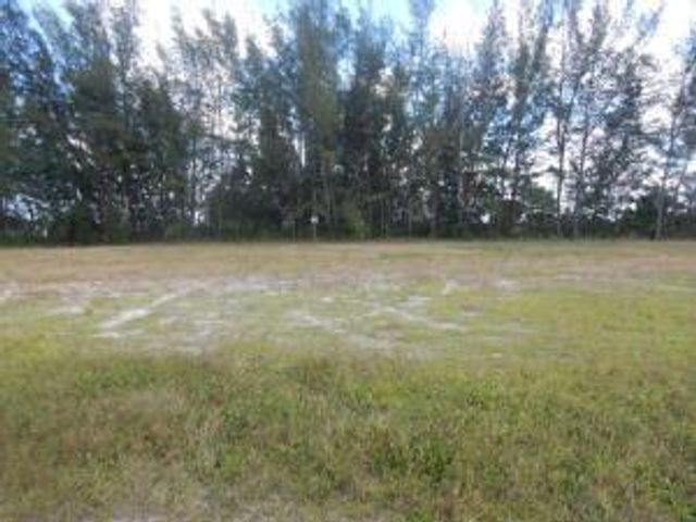 3905 NE 9TH Avenue, Cape Coral, FL 33909
