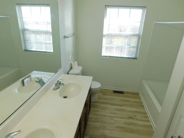 3748 Bailey Road 3748, Yorkville, IL 60560