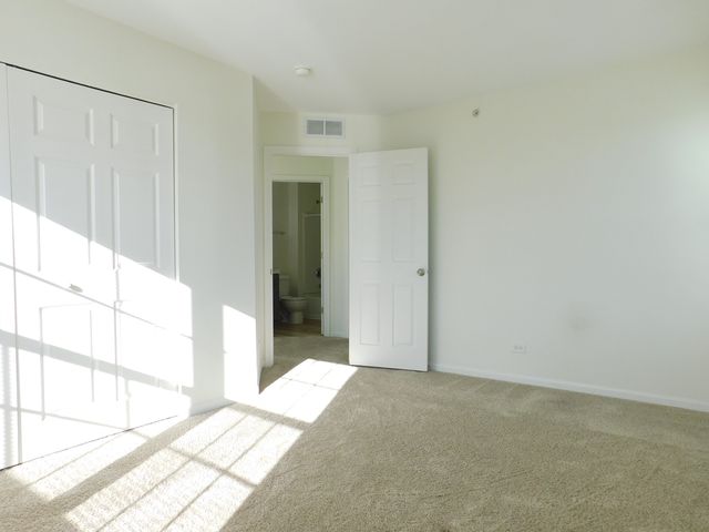 3748 Bailey Road 3748, Yorkville, IL 60560