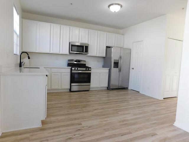 3748 Bailey Road 3748, Yorkville, IL 60560