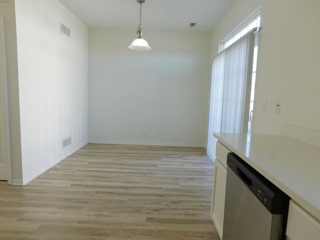 3748 Bailey Road 3748, Yorkville, IL 60560