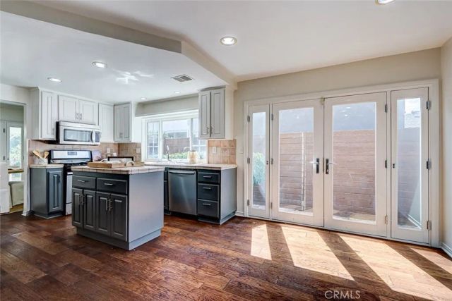 5872 Karen, Cypress, CA 90630