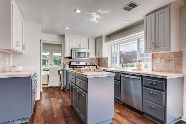 5872 Karen, Cypress, CA 90630