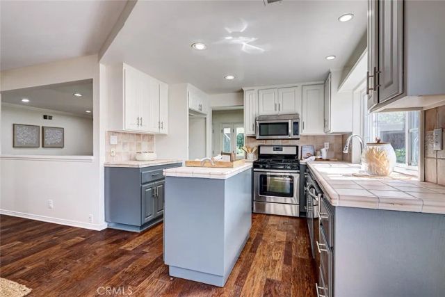 5872 Karen, Cypress, CA 90630