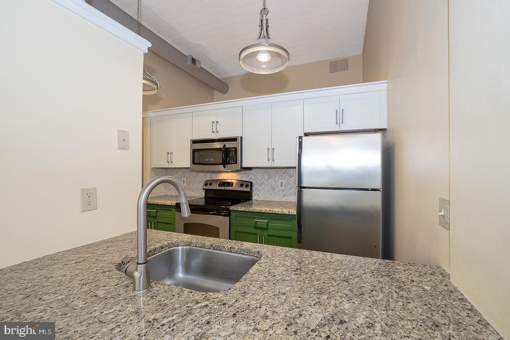 2429 LOCUST ST #218, Philadelphia, PA 19103 — photo 5