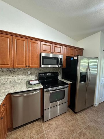 2920 SE 12th Rd 203-30, Homestead, FL 33035