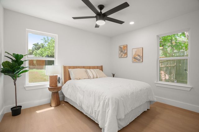 5713 Glenhollow PATH, Austin, TX 78745