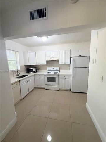 10762 La Placida Dr 7-308, Coral Springs, FL 33065