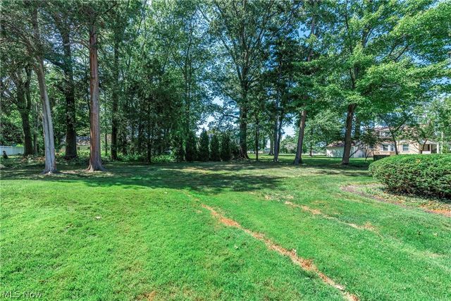 1155 Charter Oak Lane 304, Westlake, OH 44145