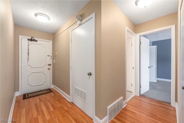 1155 Charter Oak Lane 304, Westlake, OH 44145