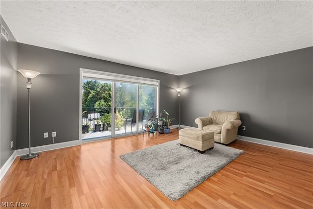 1155 Charter Oak Lane 304, Westlake, OH 44145