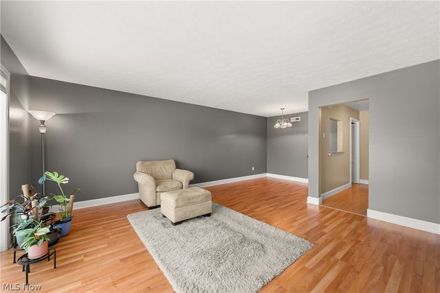 1155 Charter Oak Lane 304, Westlake, OH 44145