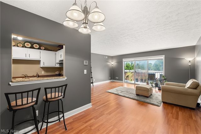 1155 Charter Oak Lane 304, Westlake, OH 44145
