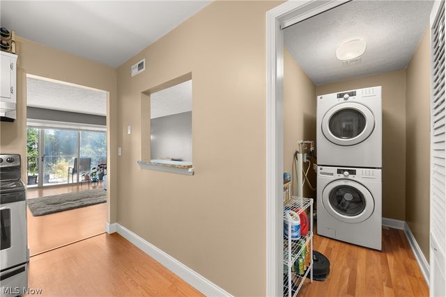 1155 Charter Oak Lane 304, Westlake, OH 44145
