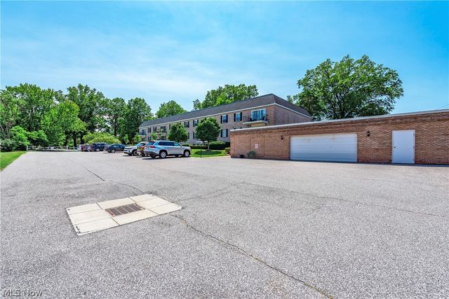 1155 Charter Oak Lane 304, Westlake, OH 44145
