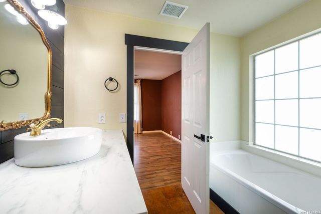 9574 Vallecito Pass, San Antonio, TX 78250