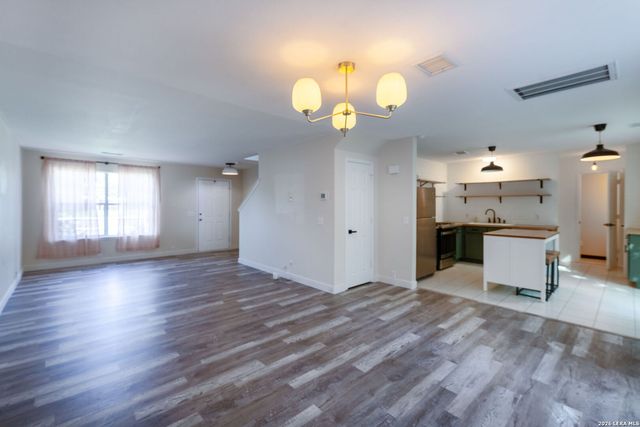 9574 Vallecito Pass, San Antonio, TX 78250