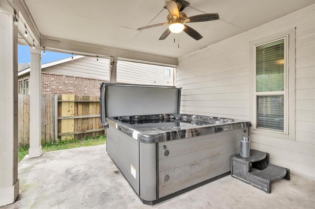 13405 Clayton Lake Lane, Houston, TX 77044