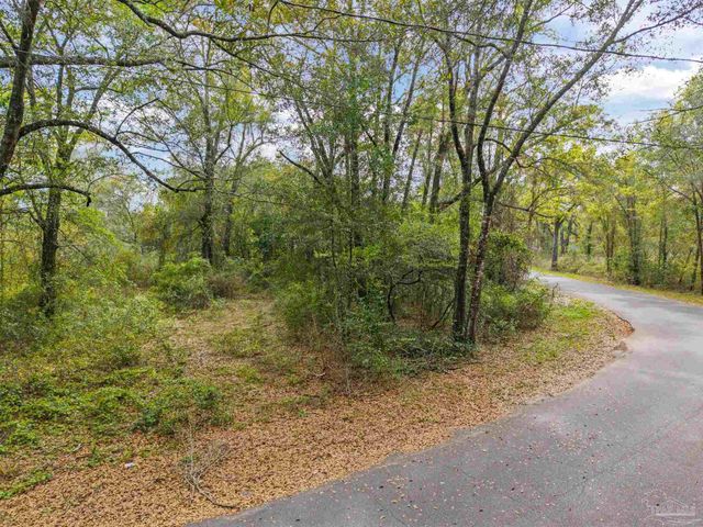 7725 Elrod Rd, Milton, FL 32583