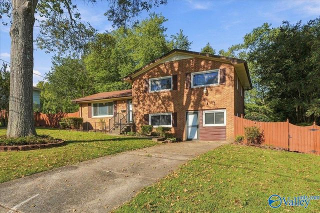 3203 Sweetbriar Road NW, Huntsville, AL 35810