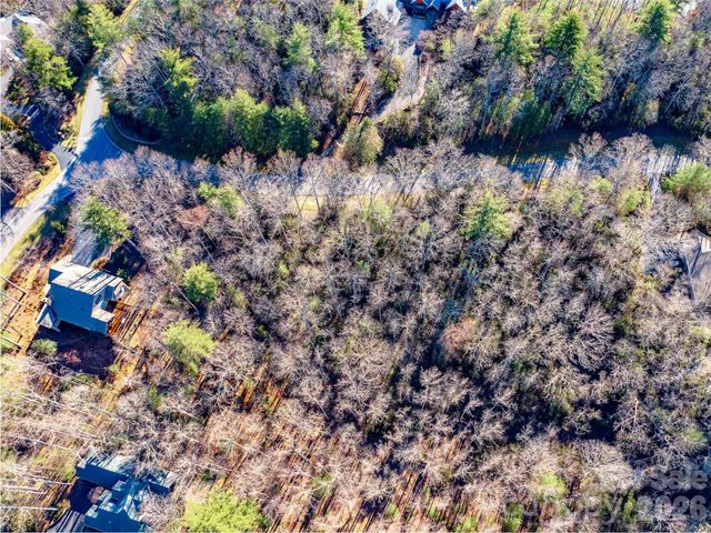 000 Chattooga Run 306, Hendersonville, NC 28739