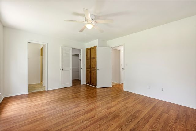 1515 E Thornhill Drive, Fayetteville, AR 72703