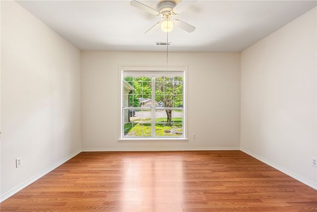 1515 E Thornhill Drive, Fayetteville, AR 72703