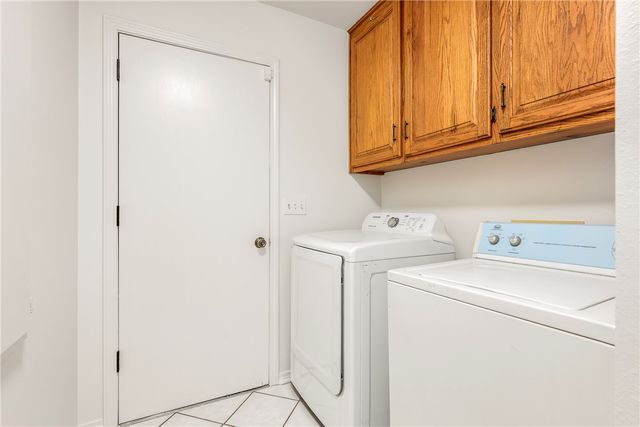 1515 E Thornhill Drive, Fayetteville, AR 72703