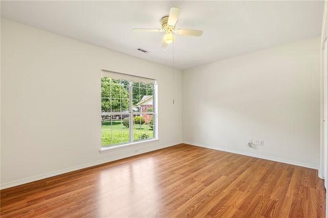 1515 E Thornhill Drive, Fayetteville, AR 72703