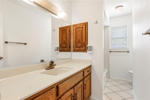 1515 E Thornhill Drive, Fayetteville, AR 72703