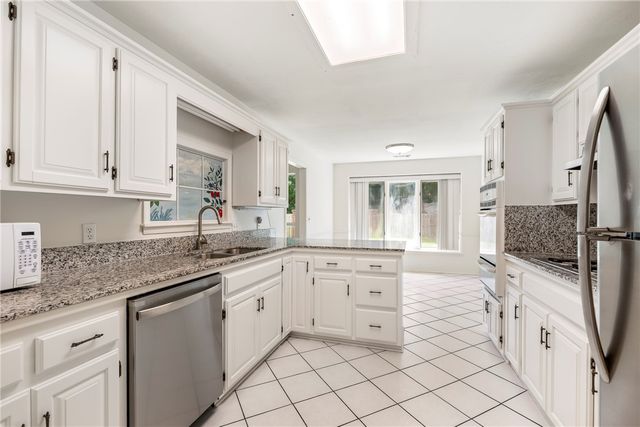 1515 E Thornhill Drive, Fayetteville, AR 72703