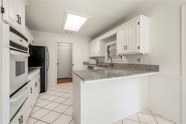 1515 E Thornhill Drive, Fayetteville, AR 72703