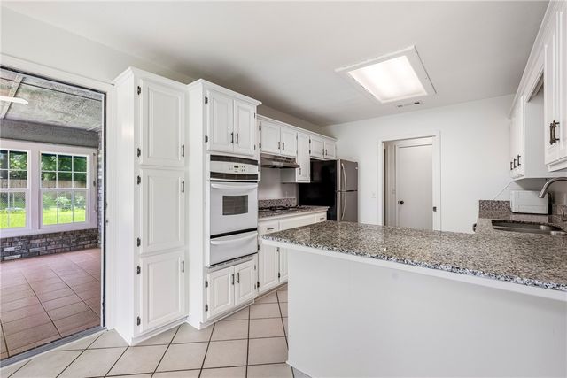 1515 E Thornhill Drive, Fayetteville, AR 72703
