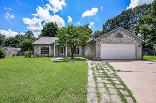 1515 E Thornhill Drive, Fayetteville, AR 72703