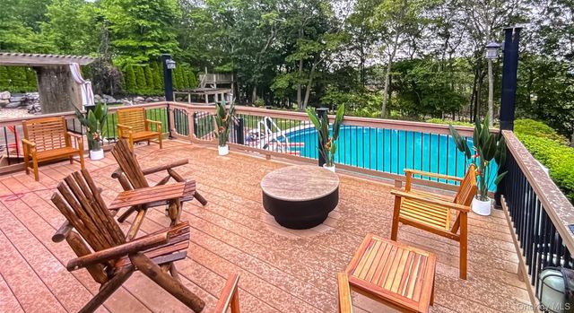 177 Great Rock Drive, Wading River, NY 11792