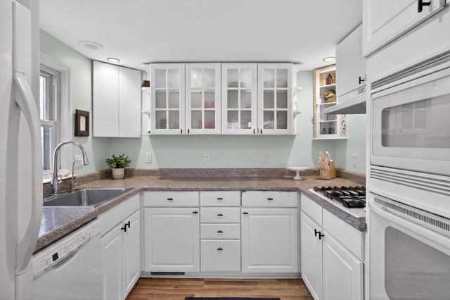 14 Lovers Lane, Harwich, MA 02645