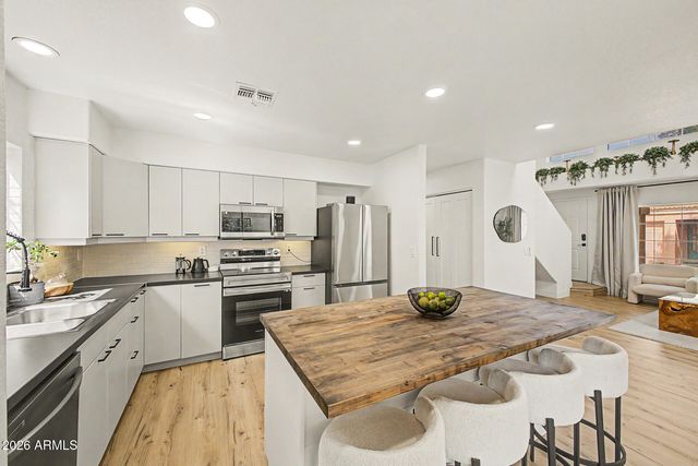 17606 N 17TH Place 1026, Phoenix, AZ 85022