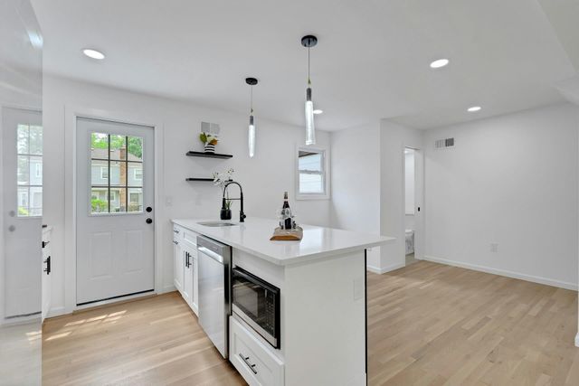 12 LEROME PL, Teaneck, NJ 07666