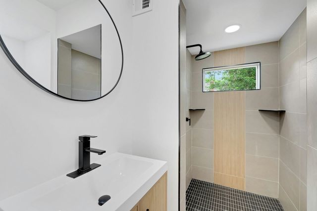 12 LEROME PL, Teaneck, NJ 07666