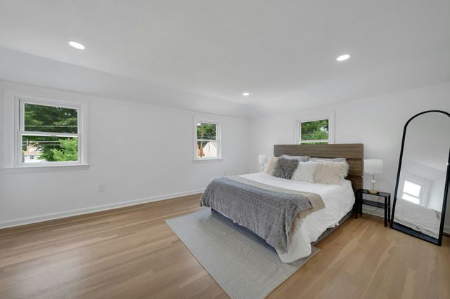 12 LEROME PL, Teaneck, NJ 07666
