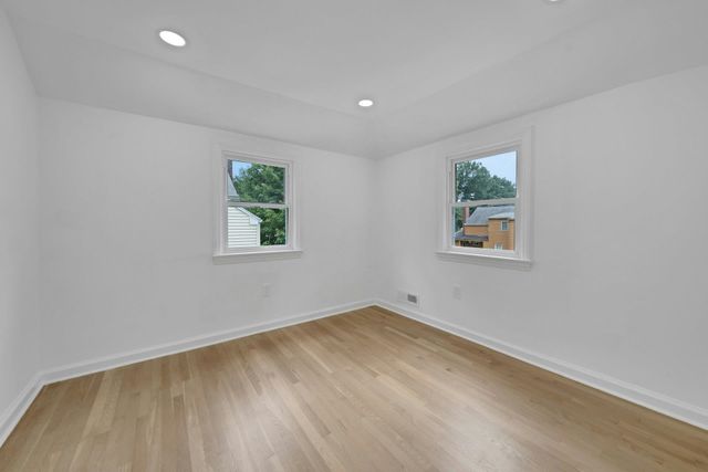 12 LEROME PL, Teaneck, NJ 07666