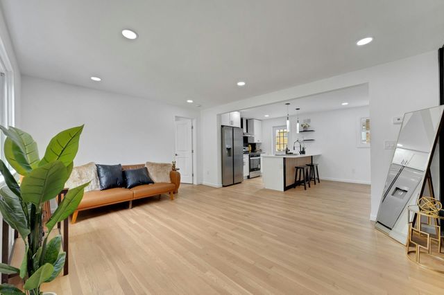 12 LEROME PL, Teaneck, NJ 07666